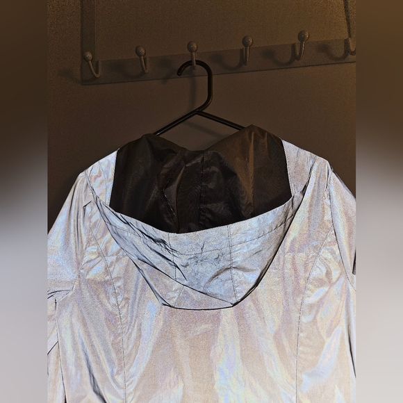 Reflective Windbreaker - Picture 10 of 10